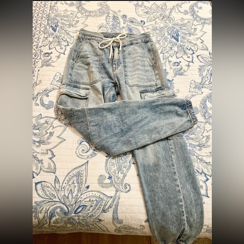 American Eagle Jogger Jeans